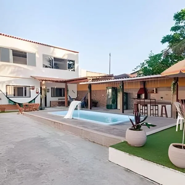 Casa Guarapari Piscina/ Wi-fi/Churrasq/Pet frindy/ Gar -650 Mt da praia, khách sạn ở Guarapari