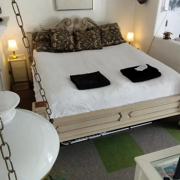 FORFATTERHUSET 2 personer inkl morgenmad og adgang til 6 svømmehaller、Nørre Nebelのホテル