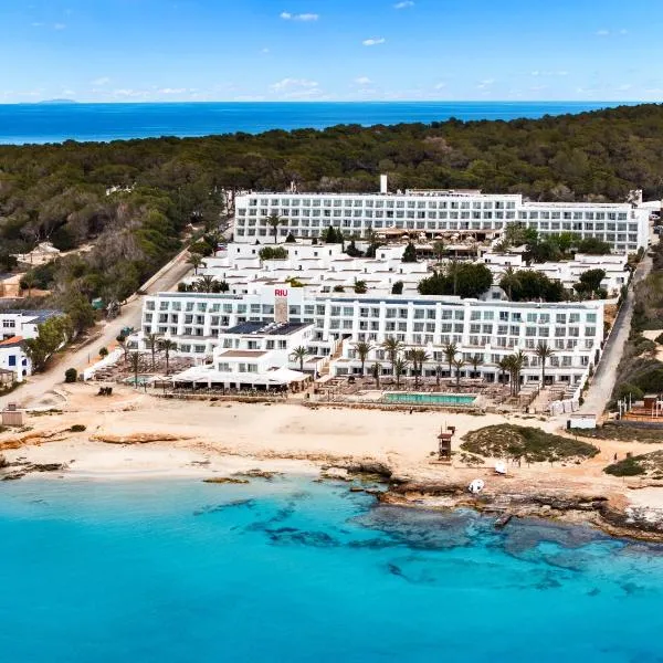 Hotel Riu Palace La Mola, hotel en Playa de Migjorn