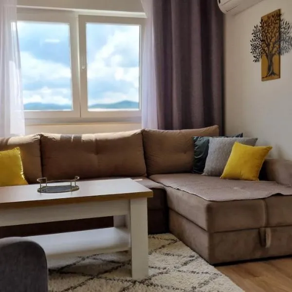 Opal Skay Apartment, hotel em Doboj