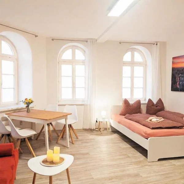 Urlaubsmagie - Ferienwohnung Felsenpfad - Sauna & Saisonaler Pool, hotel en Sebnitz