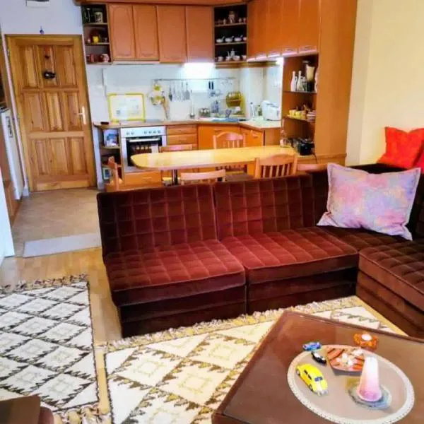 Mediterrán Apartman Cserkeszőlő, hotel di Cserkeszőlő