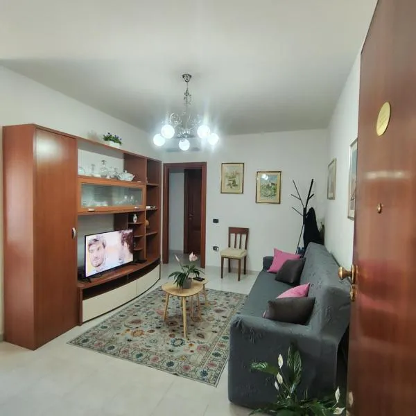 "Da Carla e Sandro"- Appartamento con parcheggio privato, hotel sa Quartucciu