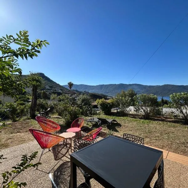 Les Marines, Castello Rosso vue mer - Accès plage à pied, khách sạn ở Casaglione