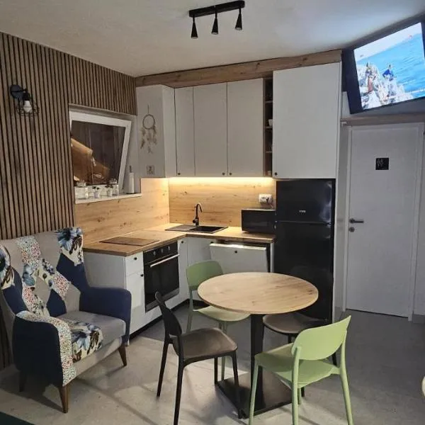 Apartments Robi, Stara Novalja, khách sạn ở Stara Novalja