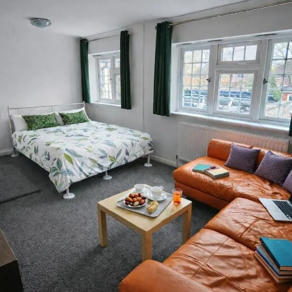 ValueStays Comfortable Rooms Windsor Legoland Heathrow, hotel in Windsor