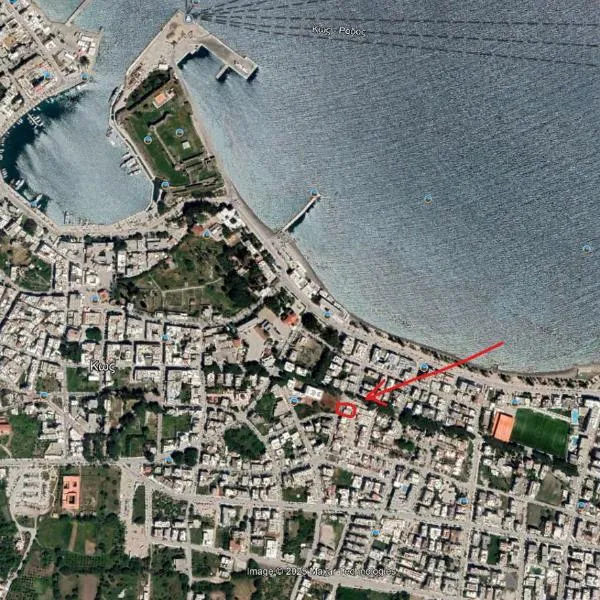 Leon Seaside 2BedRoom House - 1 Min Walk to the Beach , in Kos Center، فندق في Ampavris