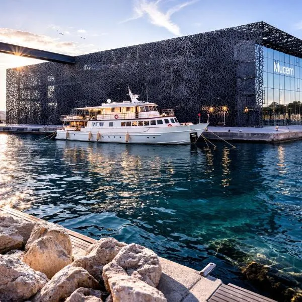 Yacht d'exception entièrement privatisé au Vieux-Port de Marseille, Hotel in Marseille