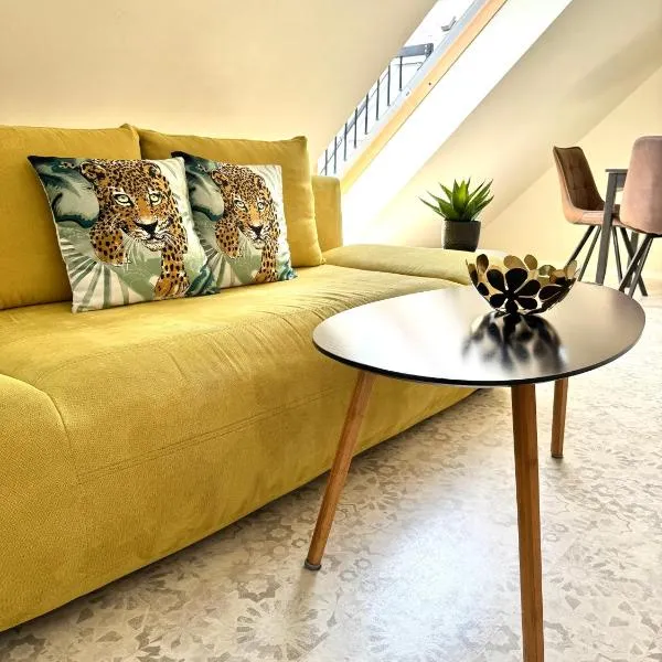 Sunny Gym Studio Apartment, hotel in Burgas