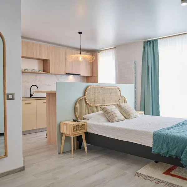 Studio Roxys Retreat in Nord10 by Alezzi - pool n playground, hotel em Mamaia