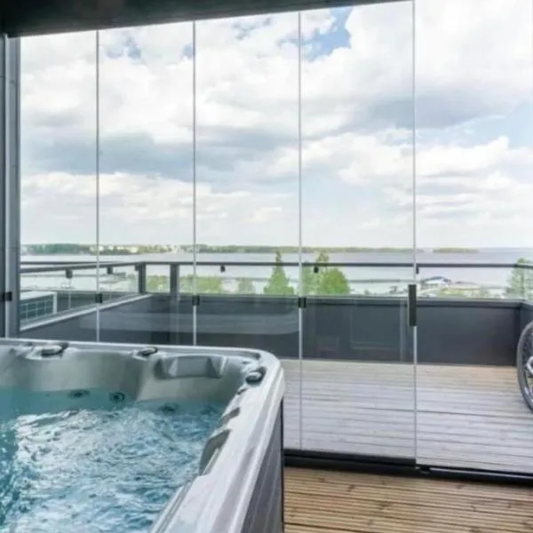 Luxurious Penthouse - Hot Tub & Sauna, Hotel in Tampere