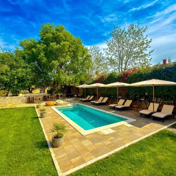 Rooms and Apartments IstraSoley – hotel w mieście Bale