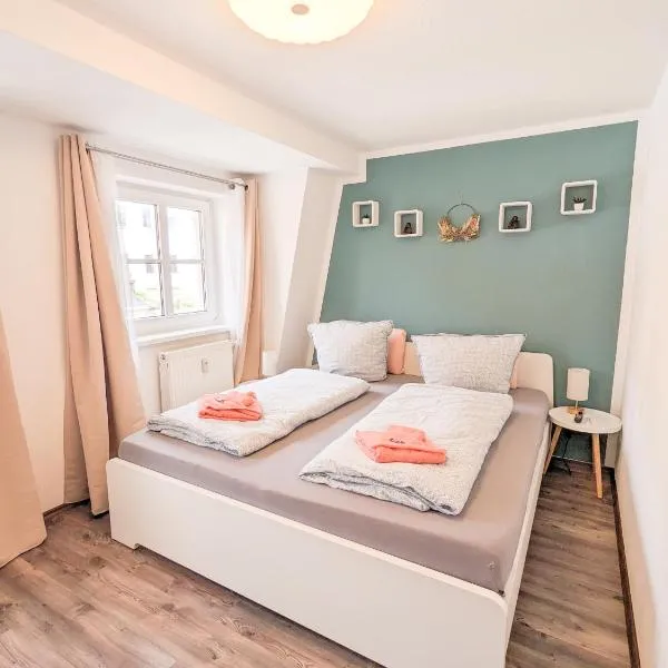 Urlaubsmagie - Ferienwohnung Hochgefühl - Gemeinschaftsgarten, Sauna & Saisonaler Pool، فندق في زبنيتس