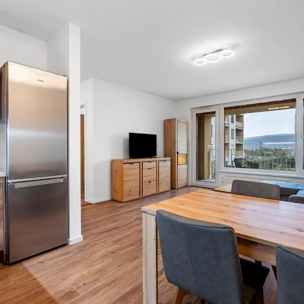 Svetlý, klimatizovaný apartmán s garážou v novostavbe, ξενοδοχείο στην Μπρατισλάβα
