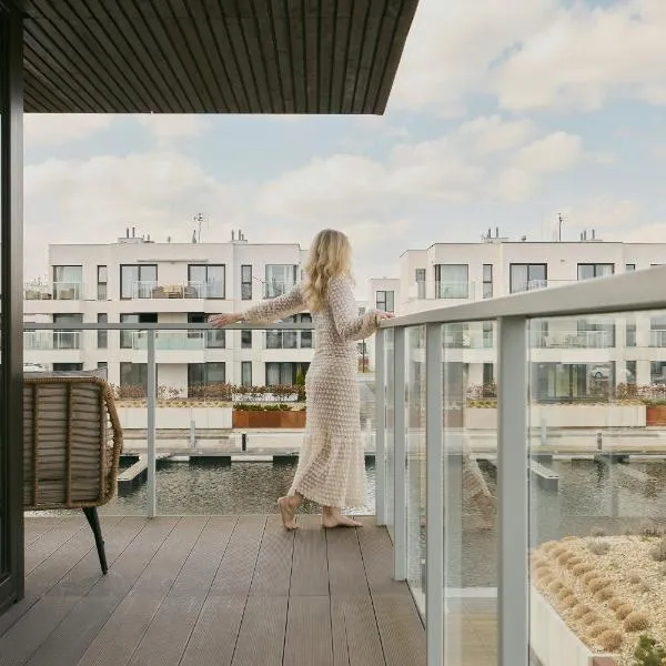 Wiślinka에 위치한 호텔 Sol Marina - Pool, SPA, Wellness, Riverview & Parking by Downtown Apartments