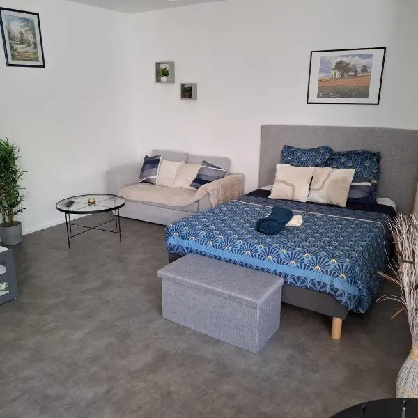Studio moderne 33m2 Design cosy Wi Fi gratuit, hotel en Evry-Courcouronnes