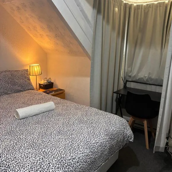 MC Suites, hotel u gradu Old Walker