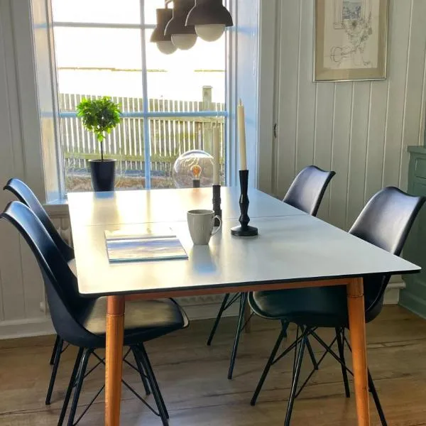 Charmig lägenhet nära Smögenbryggan, hotell sihtkohas Smögen