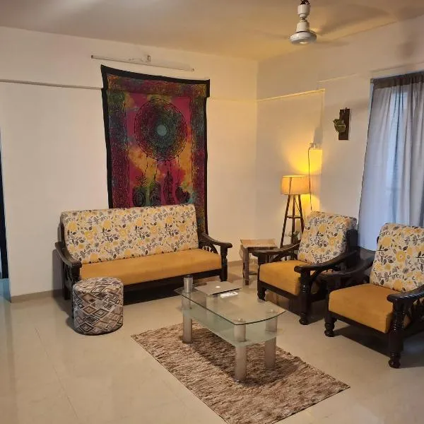 AaryaStays Boho 2 bhk next to Thane station, hotel en Thane