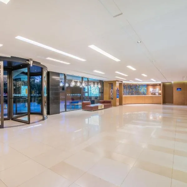 Holiday Inn Express Beijing Airport Zone by IHG, hotel sa Beijing