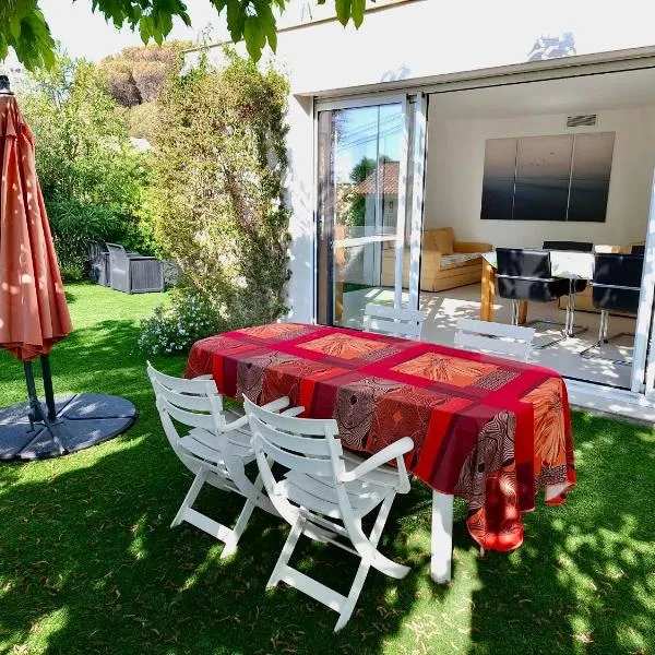 T3 Neuf Bord de mer Cavalaire, hotel di Cavalaire-sur-Mer