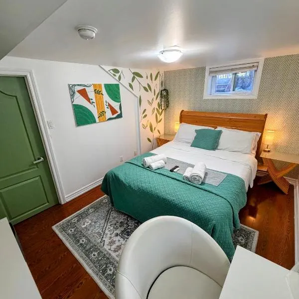 Private room near subway & shops, hotel a Toronto