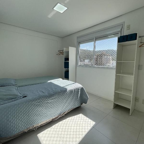 Orbe Residence - Apartamento espaçoso com duas suítes e varanda gourmet de frente para a rua, com vista para as montanhas na Praia de Palmas. - Foto 2