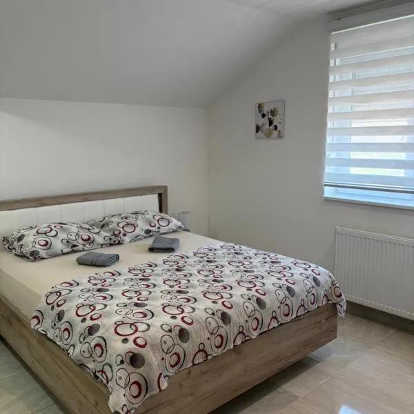 Apartman Diamond LUX, hotel Surčinban