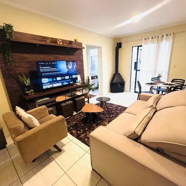 Apto 4 pessoas, churrasq, lareira, garagem, hotelli kohteessa Lajeado