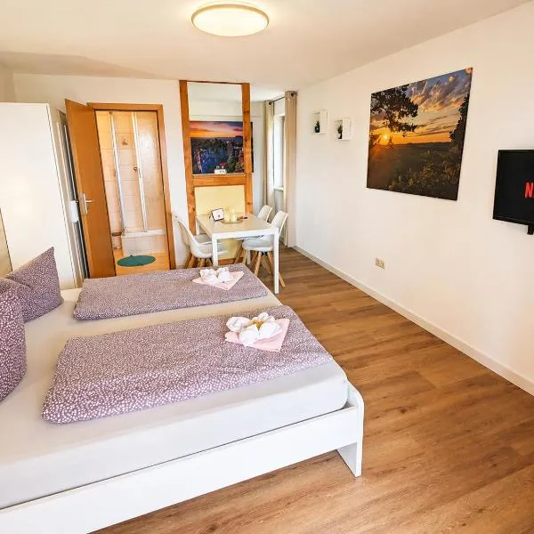 Urlaubsmagie - Ferienwohnung Sonnenfels -Mitten in der Natur mit Terrasse - S2, hotel in Sebnitz