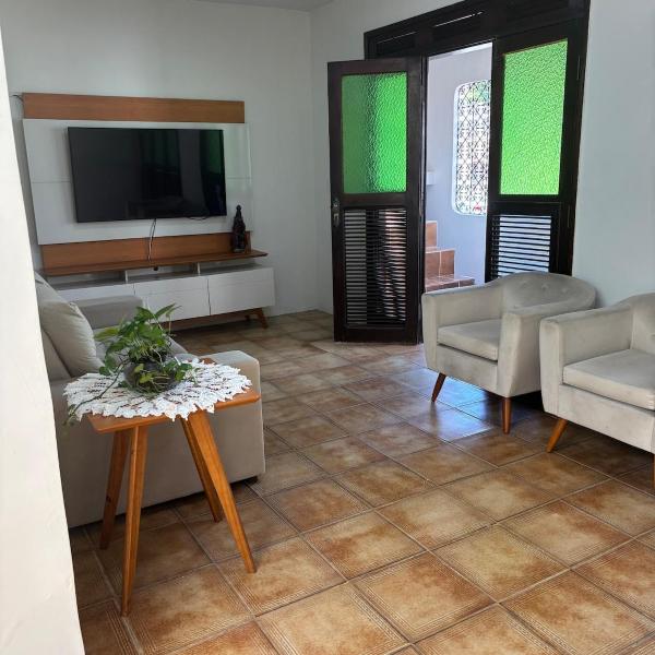 Aluga-se Casa Espaçosa - 2 Quartos