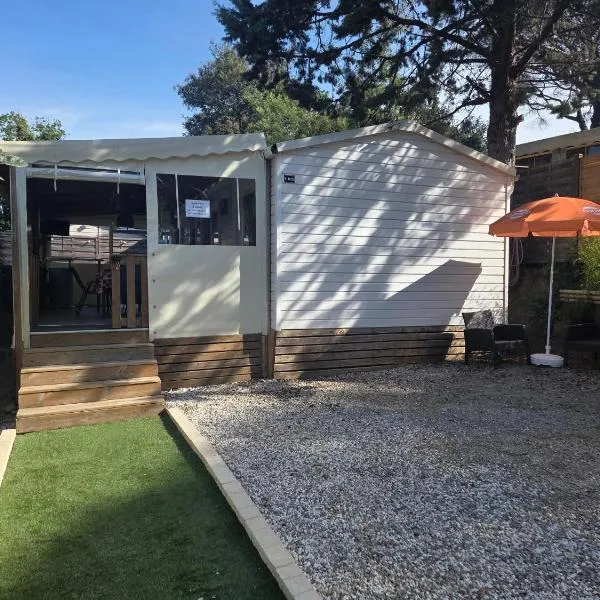 MOBIL-HOME RESIDENTIEL 6-8 PERSONNES Var, hotel a Gassin
