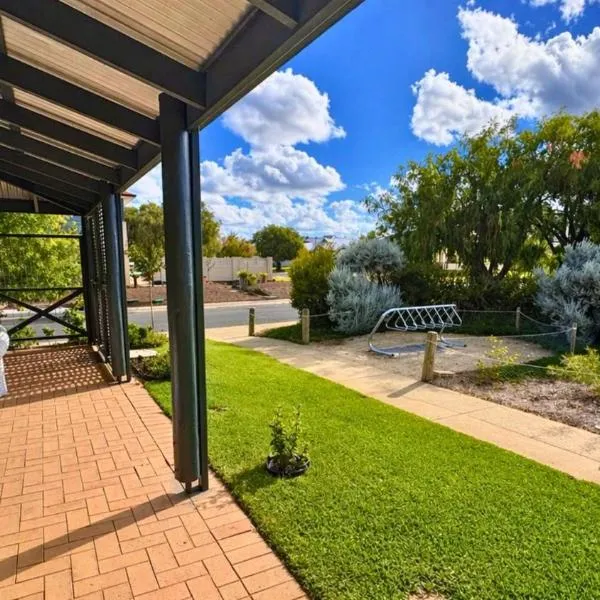 Galley Cove House, hotel em Geographe