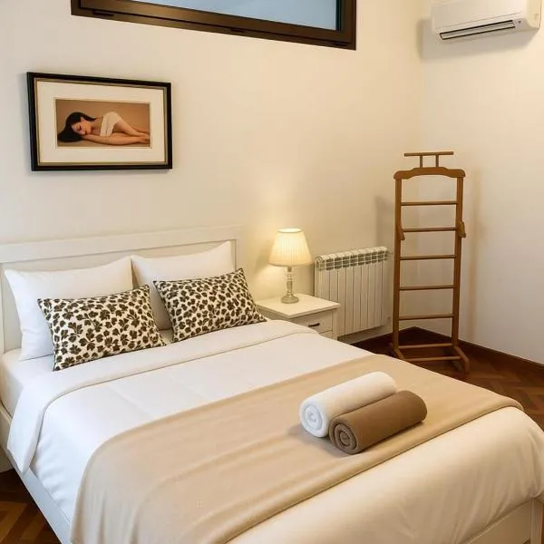 Spacious 2BR Apartment - Balcony & Prime Location, hotell sihtkohas Tbilisi City