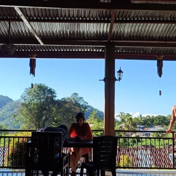 Moon Bungalow 2, hotel u gradu Kelimutu