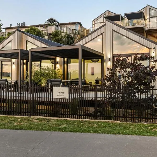 Roam Taupo Lakefront Combined Units 1&2, Hotel in Taupo