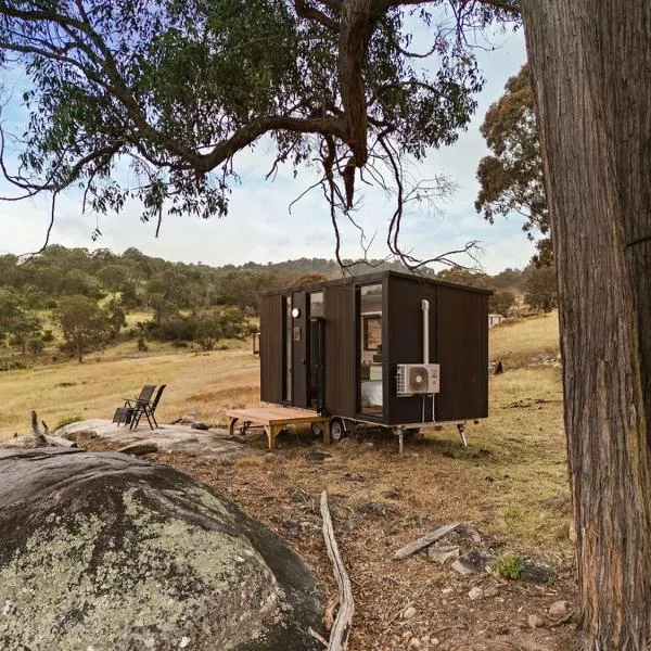 Eagle Mount Deepwater by Tiny Away, hotel i Deepwater