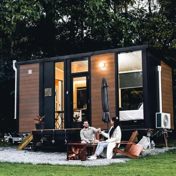 Hinterland Hideout by Tiny Away โรงแรมในMyocum