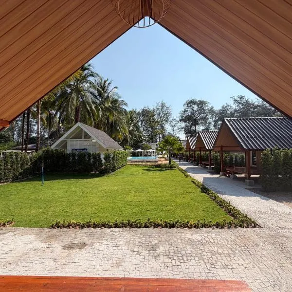 Ther lay beach resort, hotel di Sikao