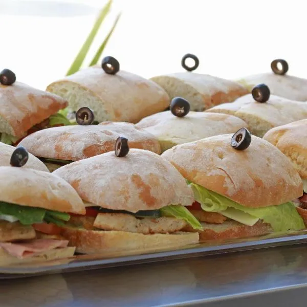 Holiday Inn Express & Suites - Ensenada Centro by IHG, hotel in Ensenada