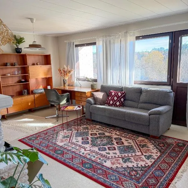 Villa Palmu in Nakkila, riverside home, 15 mins from Pori, hotel di Nakkila