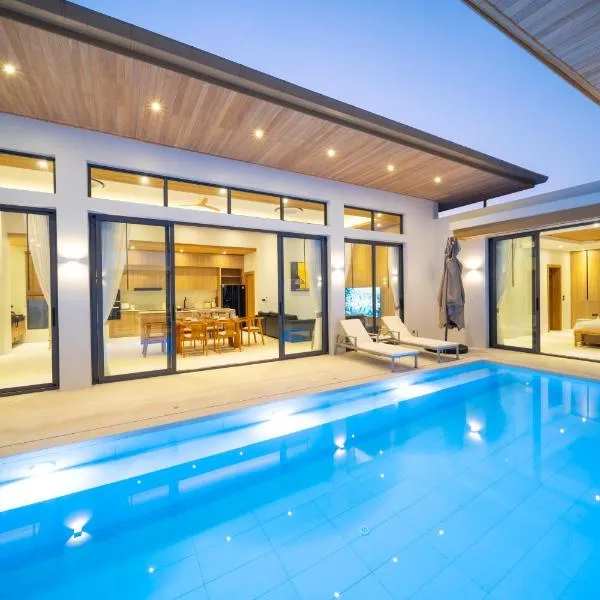 Mouana Breeze Maikhao 3-bedroom Pool Villa 9912, hotel in Mai Khao Beach