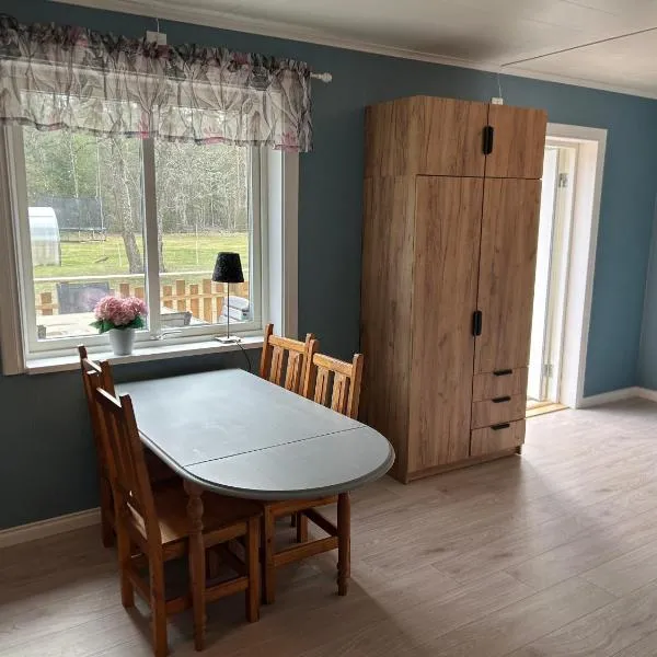 Skogslund, hotell i Hjältevad