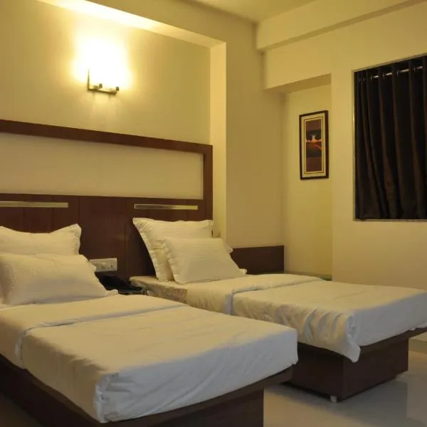 Hotel Happiness, hotel in Surat