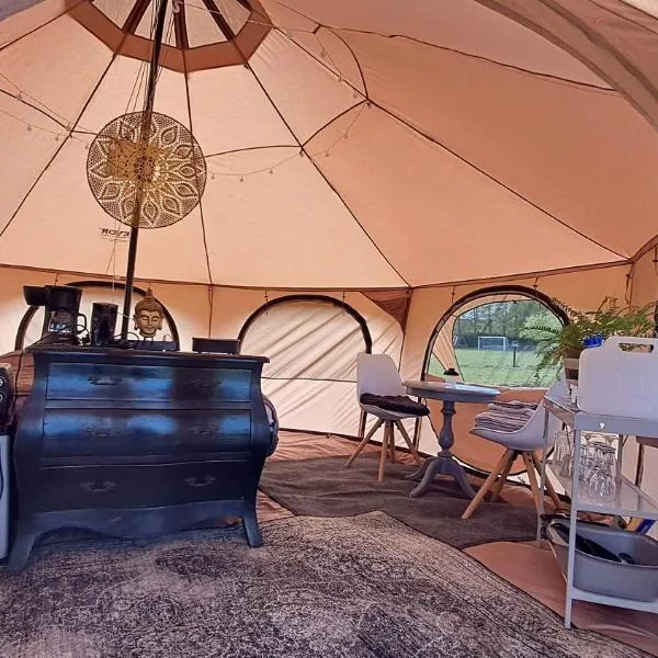 Yurt-tent met uitzicht, khách sạn ở Hensbroek