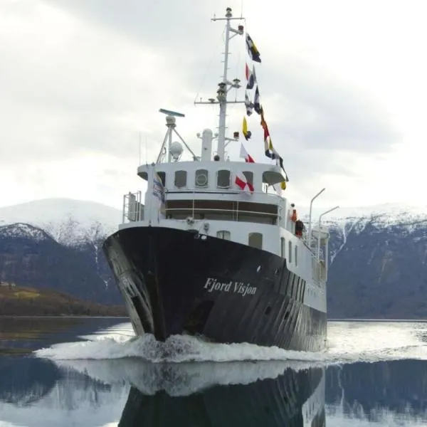 Lofoten Cruise & Hotel, hotel in Svolvær