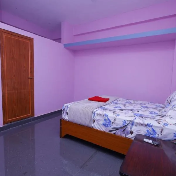 New Hill View Apartments with AC, Balcony, Hot water and Parking、ティルパティのホテル