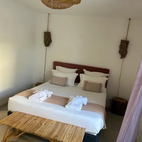 Chambres d’hôtes Casarena, готель у місті Порто-Веккіо