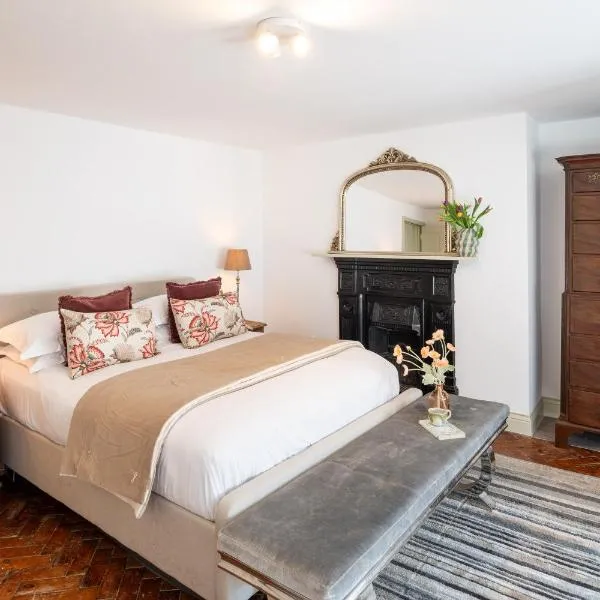 Viesnīca Large Garden Flat sleeps 6 Central Exmouth pilsētā Eksmuta
