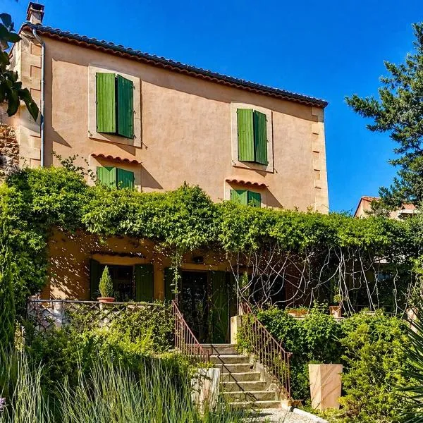 Maison Auguste Chambres d'hôtes aux portes des Cévennes, hotelli kohteessa Lédignan